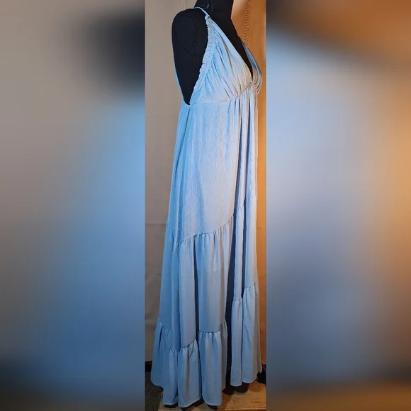 🪽WISHLIST Elegant Light Blue Tiered Maxi Dress - Picture 2 of 8